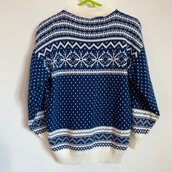 Vintage Navy Knit Pullover Sweater - Picture 2 of 4